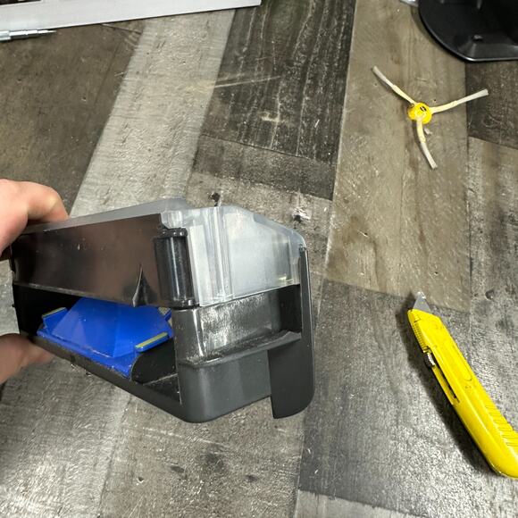 OEM iRobot Roomba AeroVac Bin 671 Vacuum Dust Bin Motor - Picture 2 of 8